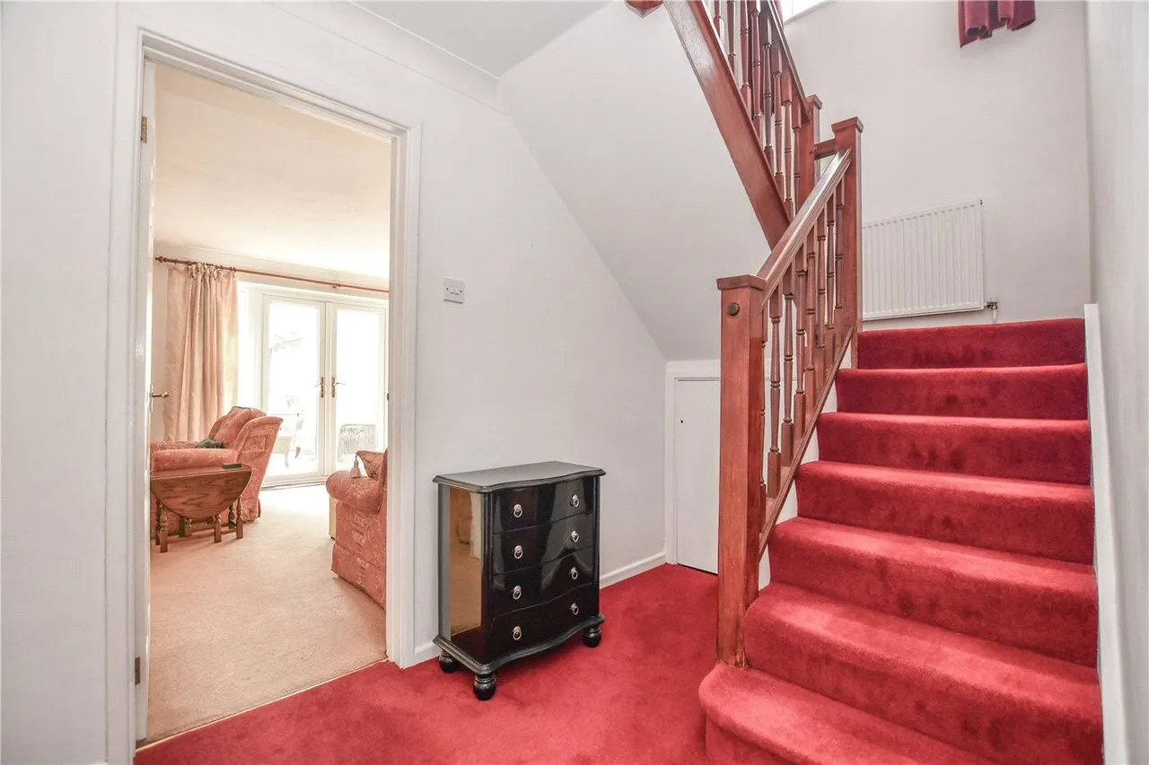 Oaklands Drive, Wokingham, RG41, photo 11