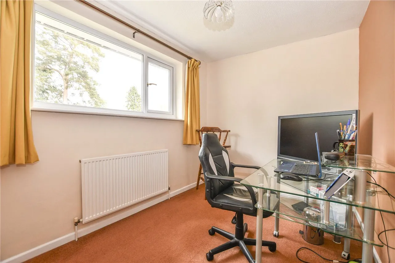 Oaklands Drive, Wokingham, RG41, photo 17