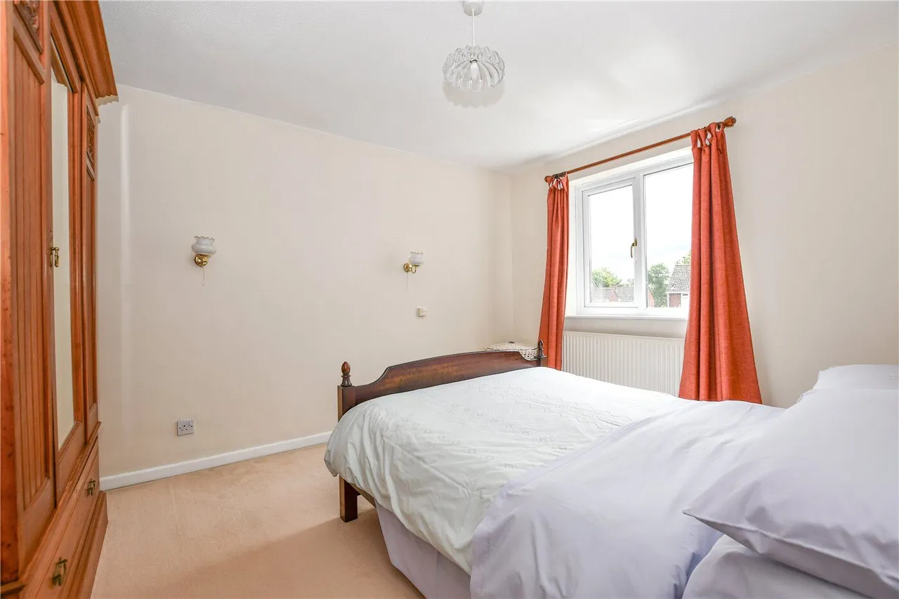 Oaklands Drive, Wokingham, RG41, photo 15