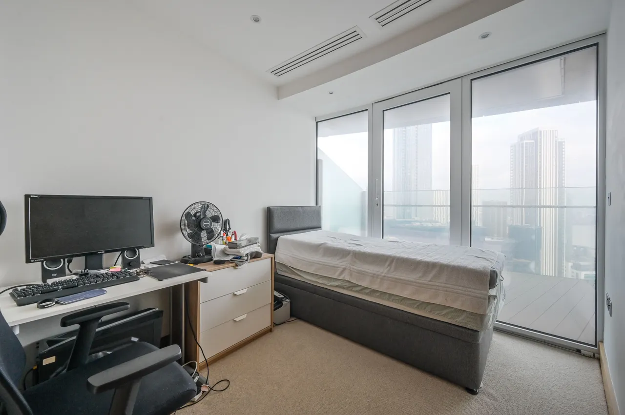 Apartment 2508, Arena Tower, 25 Crossharbour Plaza, London, photo 2
