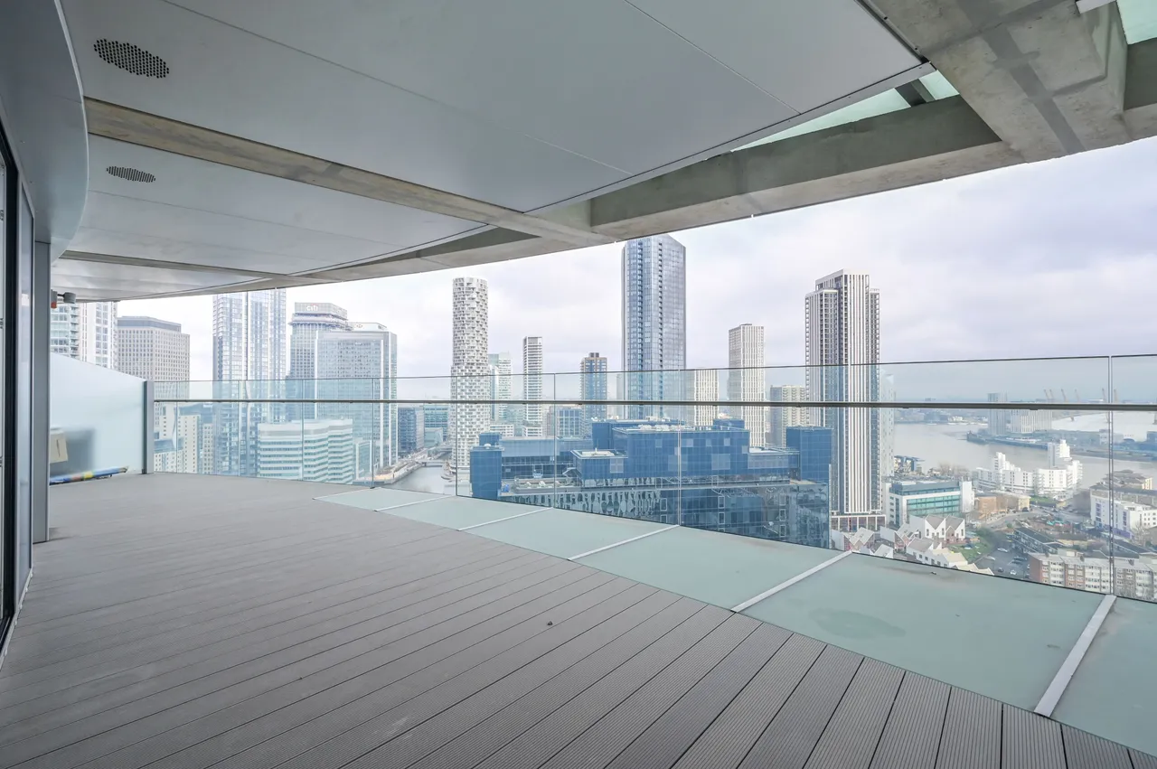 Apartment 2508, Arena Tower, 25 Crossharbour Plaza, London, photo 7