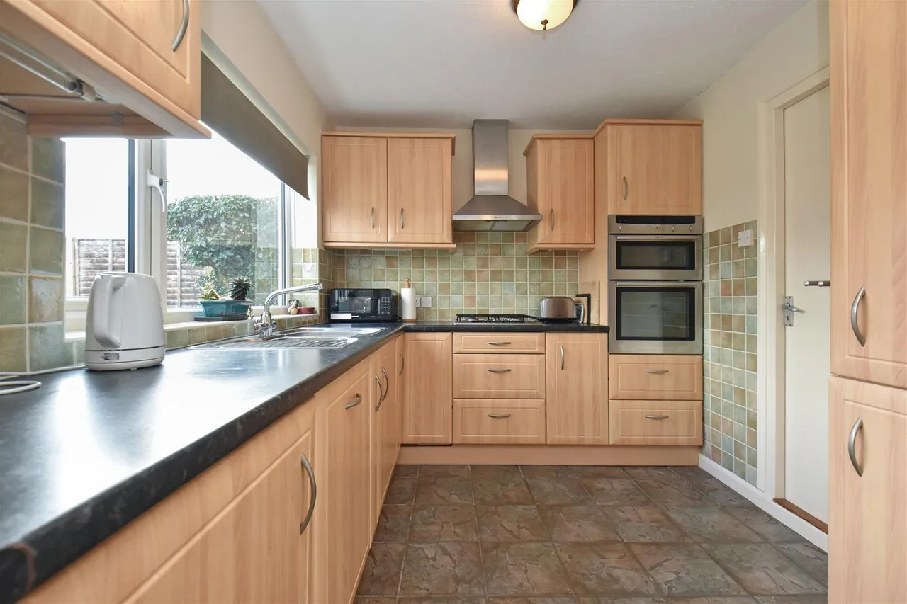 Spicer Close, Cullompton, photo 4