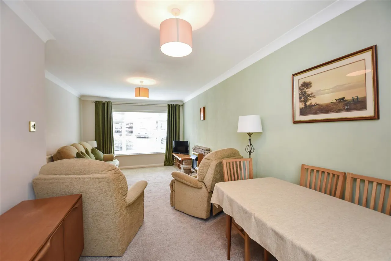 Spicer Close, Cullompton, photo 9