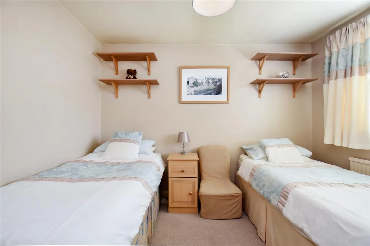 Spicer Close, Cullompton, photo 18