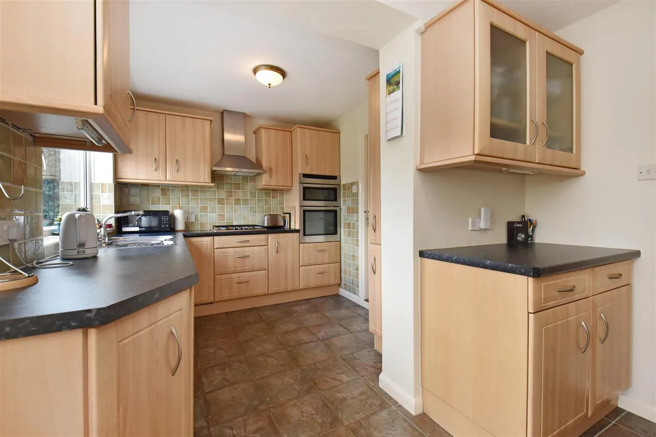 Spicer Close, Cullompton, photo 2