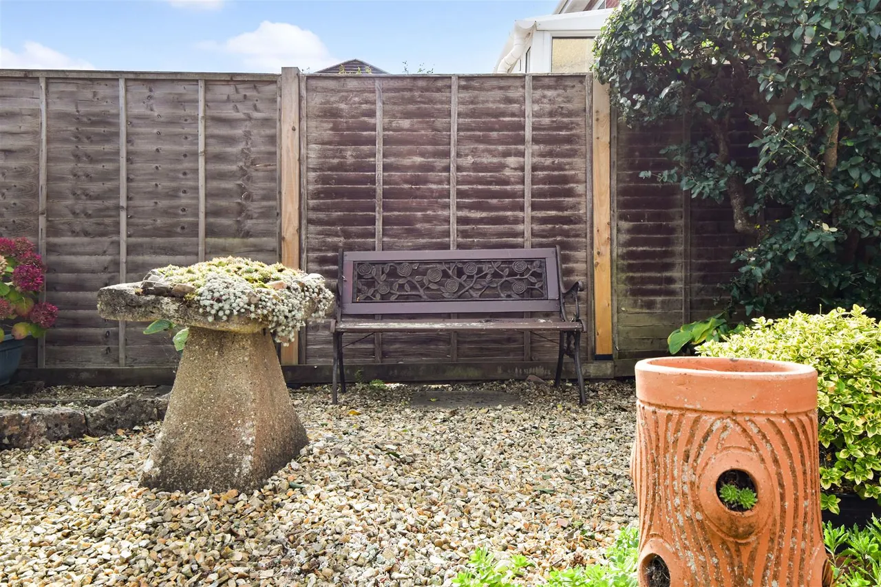 Spicer Close, Cullompton, photo 24