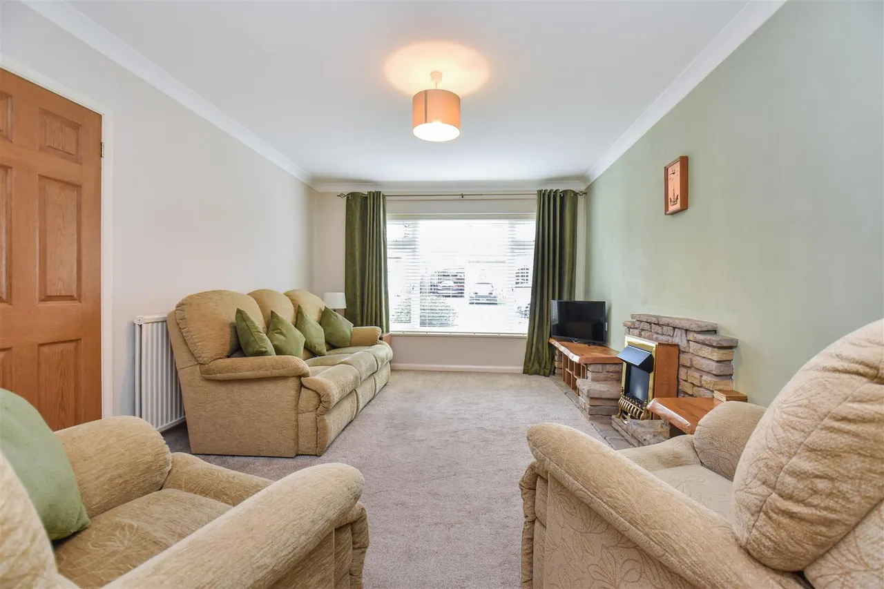 Spicer Close, Cullompton, photo 8