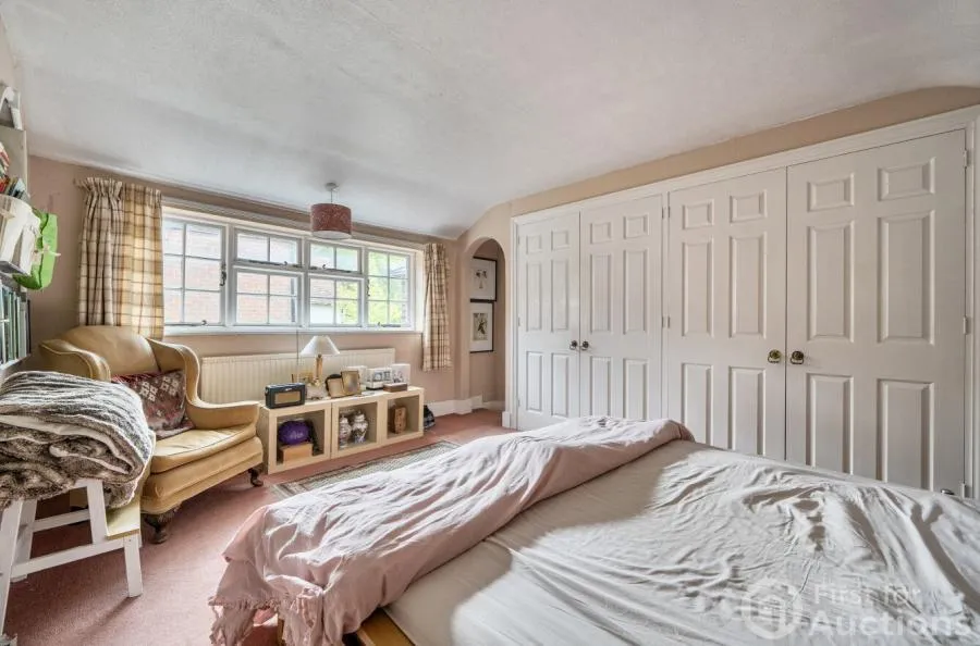 High Street, Wargrave, RG10, photo 10