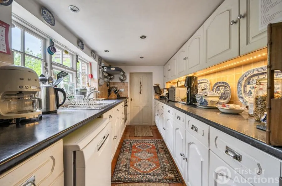 High Street, Wargrave, RG10, photo 5