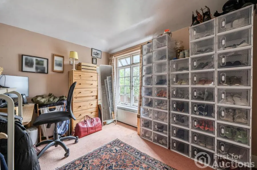 High Street, Wargrave, RG10, photo 11