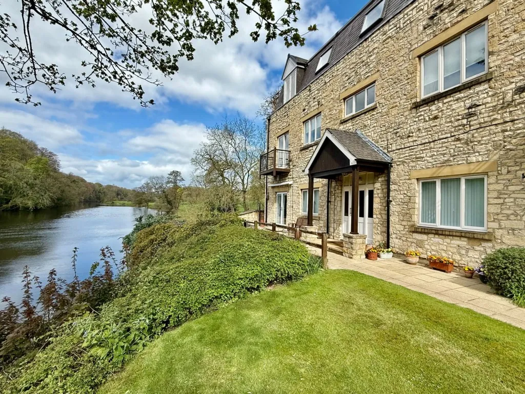 2 bed flat for sale, Mill Lane, LS23