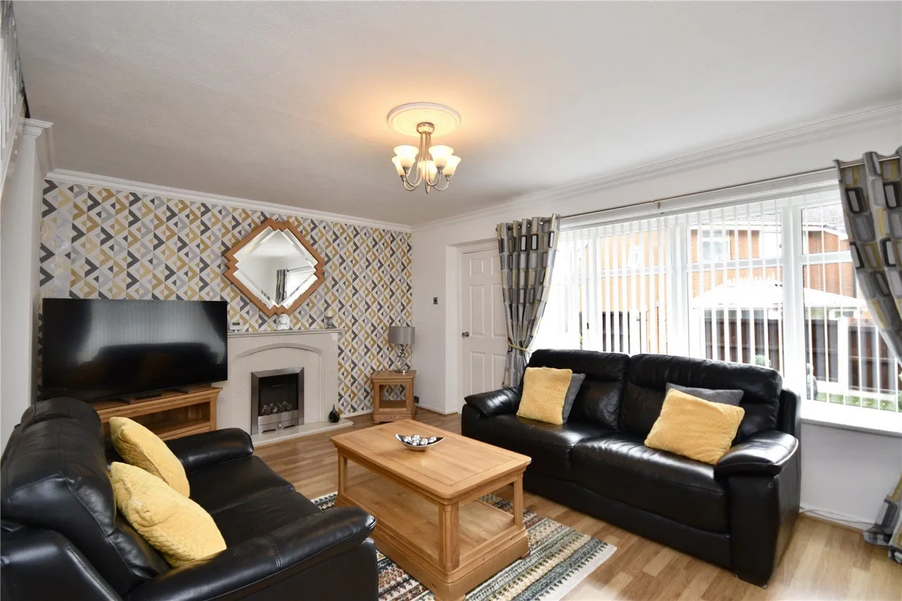 Pickford Walk, Royton, OL2, photo 2