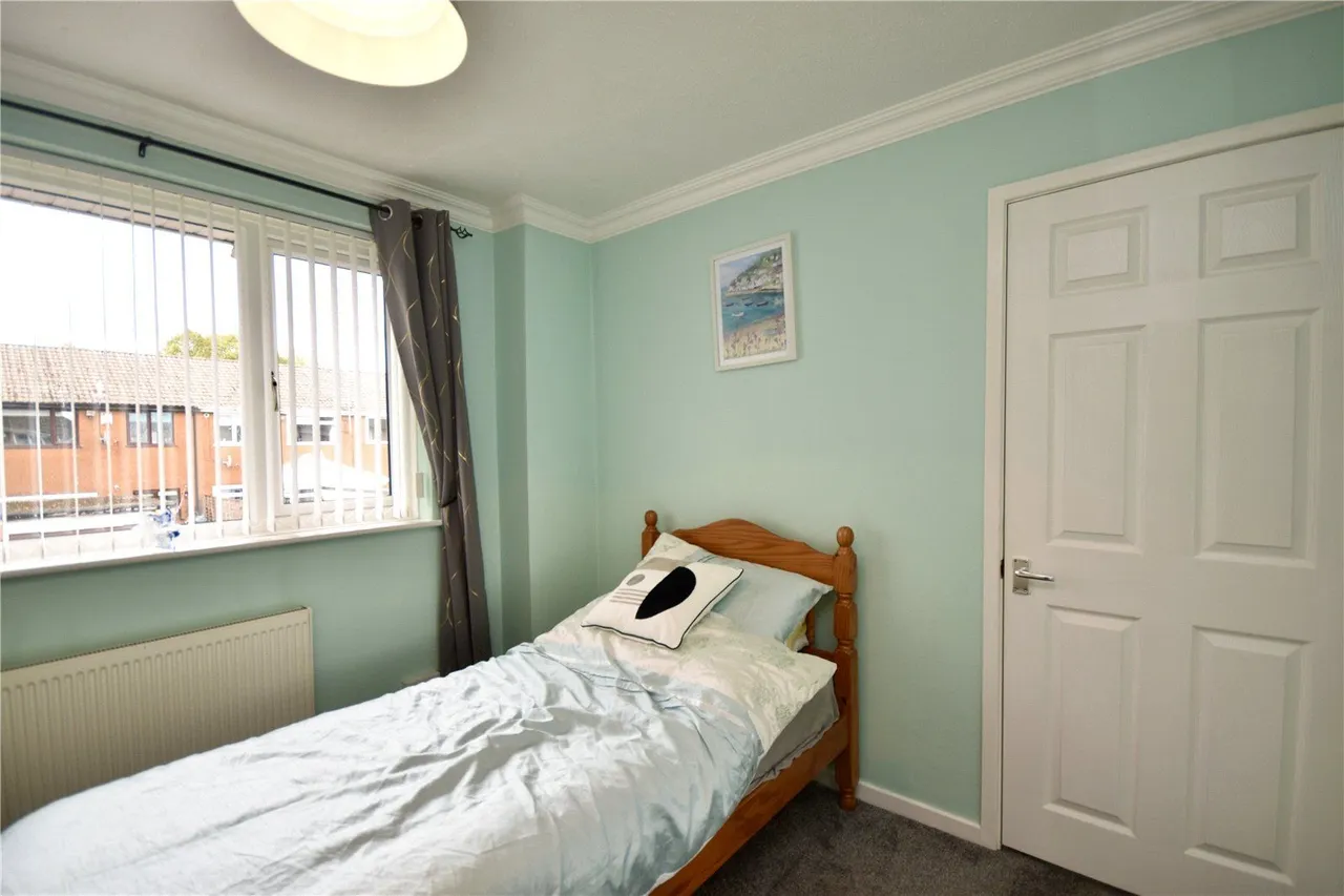 Pickford Walk, Royton, OL2, photo 10