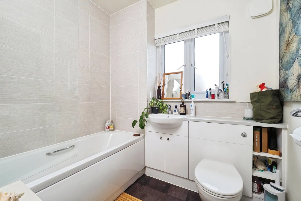 Locomotive Way, Beeston, Nottingham, Nottinghamshire, NG9, photo 10