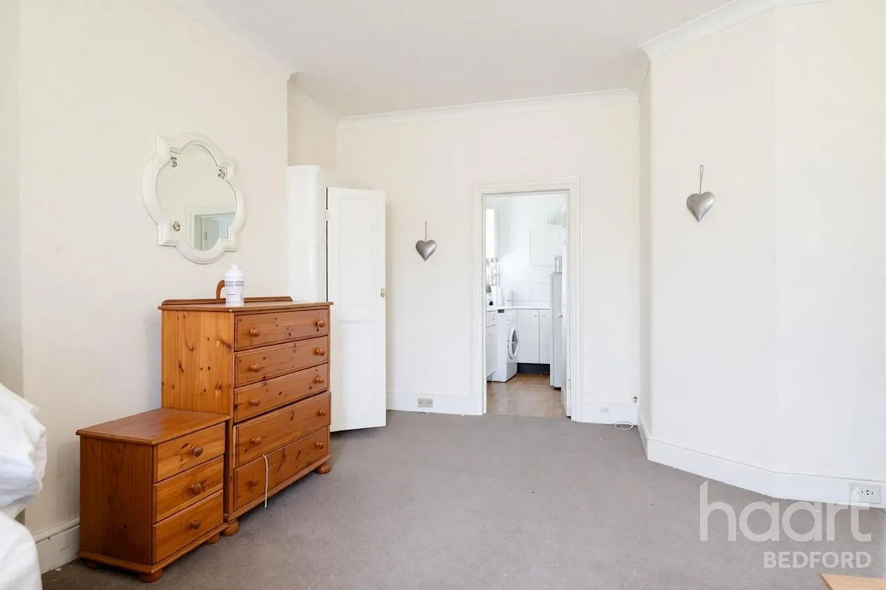 Lansdowne Road, Bedford, MK40, photo 2