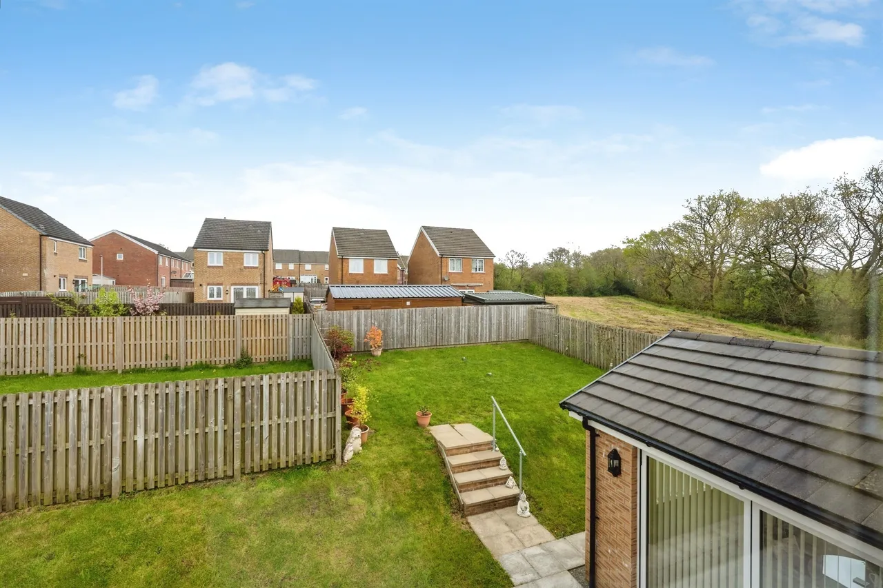 Clos Coed Derw Llanelli, SA14, photo 30