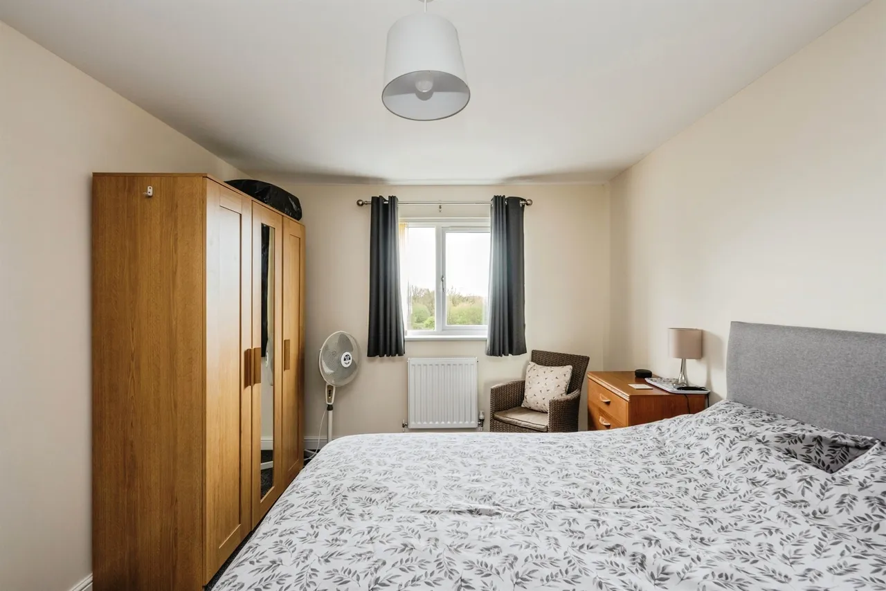 Clos Coed Derw Llanelli, SA14, photo 20