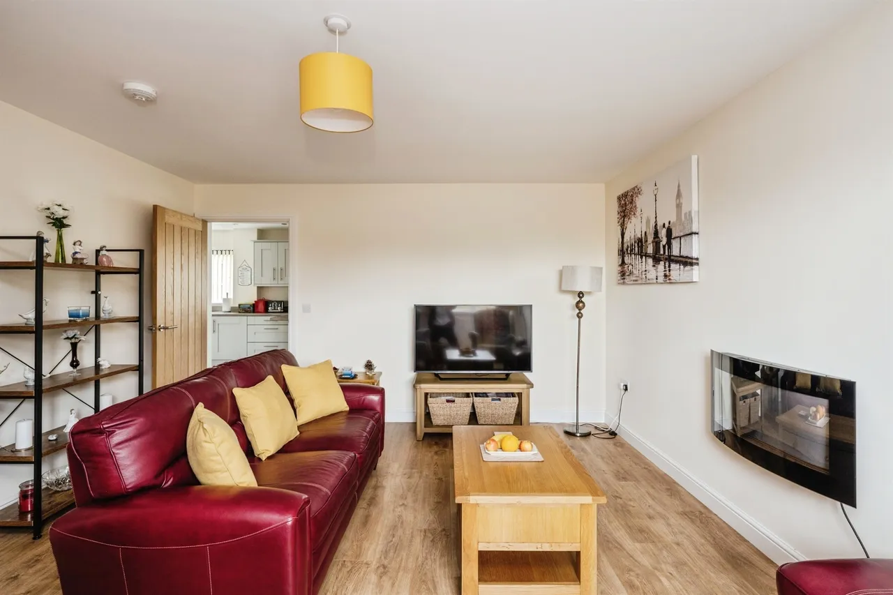 Clos Coed Derw Llanelli, SA14, photo 6