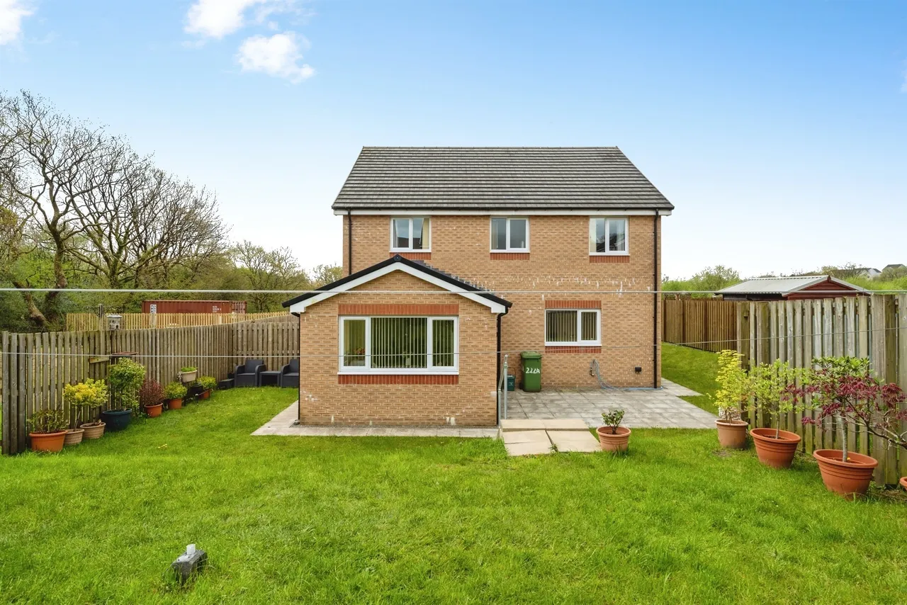 Clos Coed Derw Llanelli, SA14, photo 27