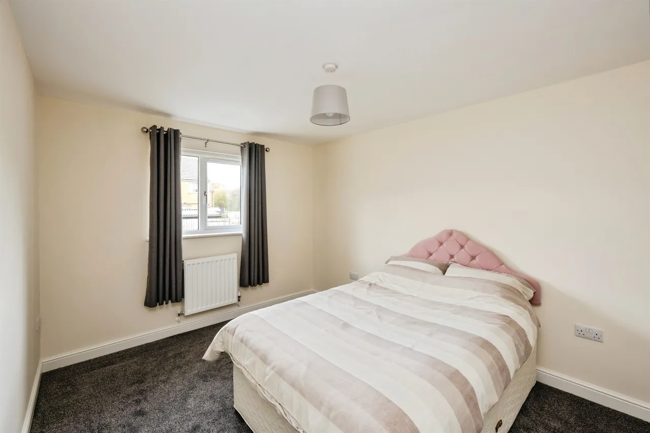 Clos Coed Derw Llanelli, SA14, photo 18