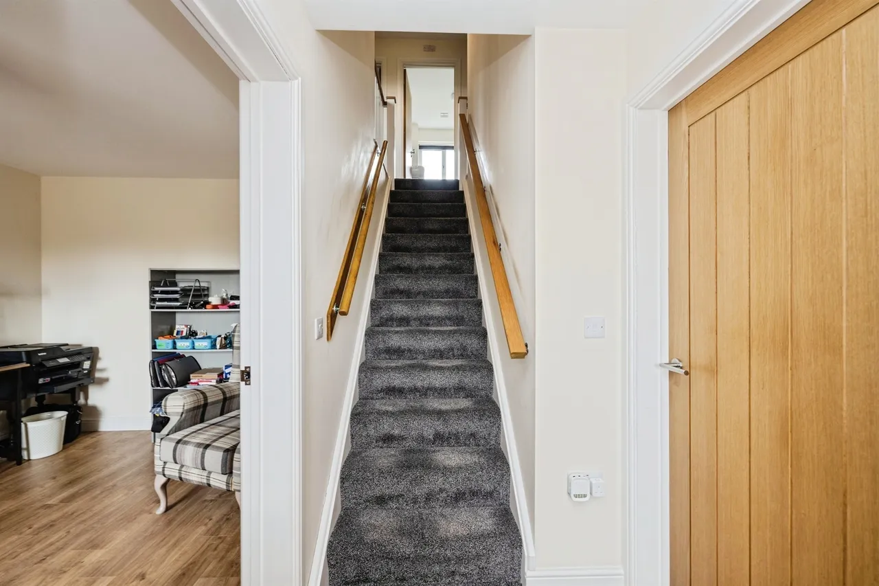 Clos Coed Derw Llanelli, SA14, photo 14