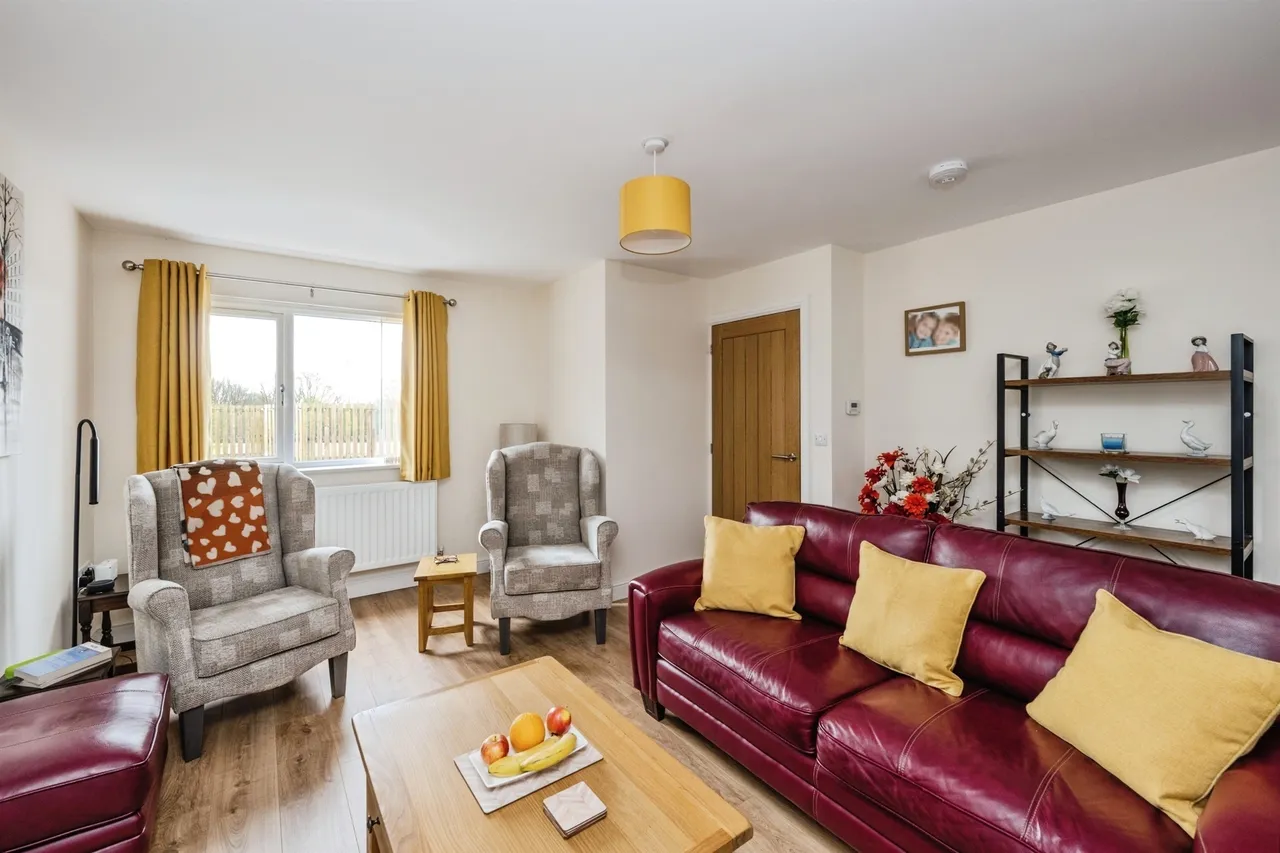 Clos Coed Derw Llanelli, SA14, photo 5