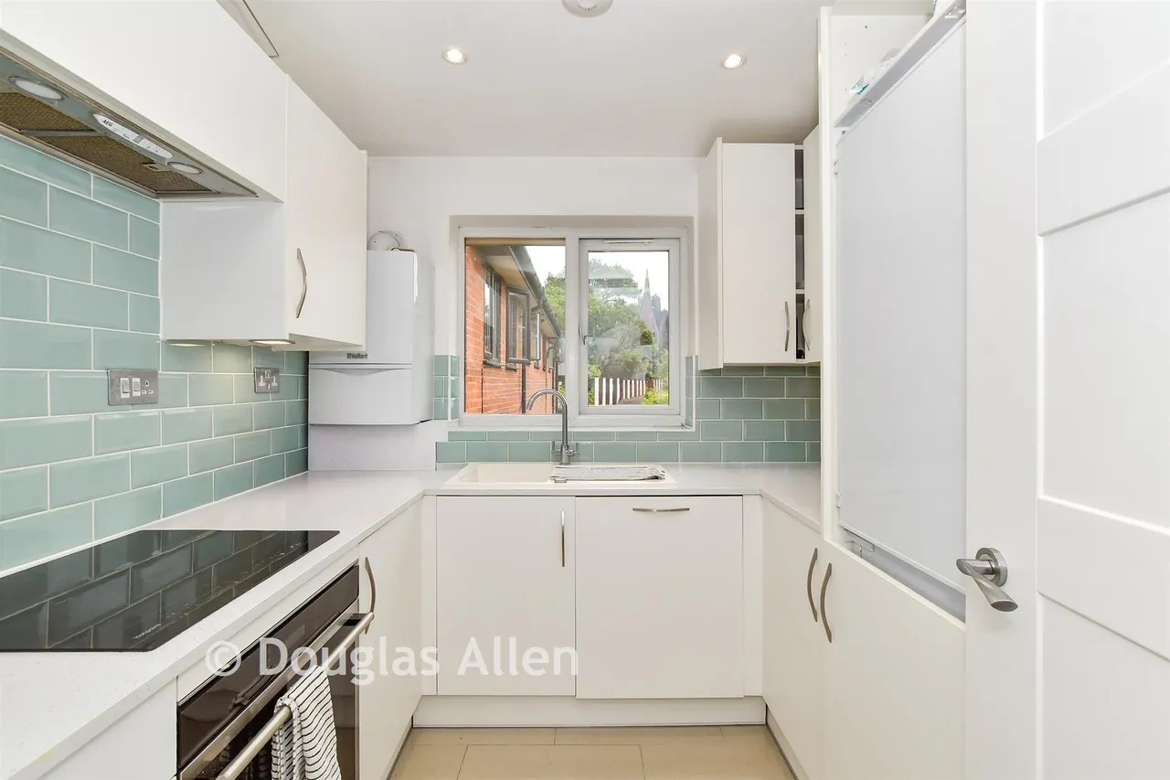 Church Road, Buckhurst Hill, IG9, photo 13