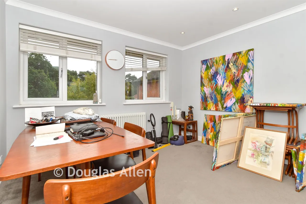 Church Road, Buckhurst Hill, IG9, photo 2