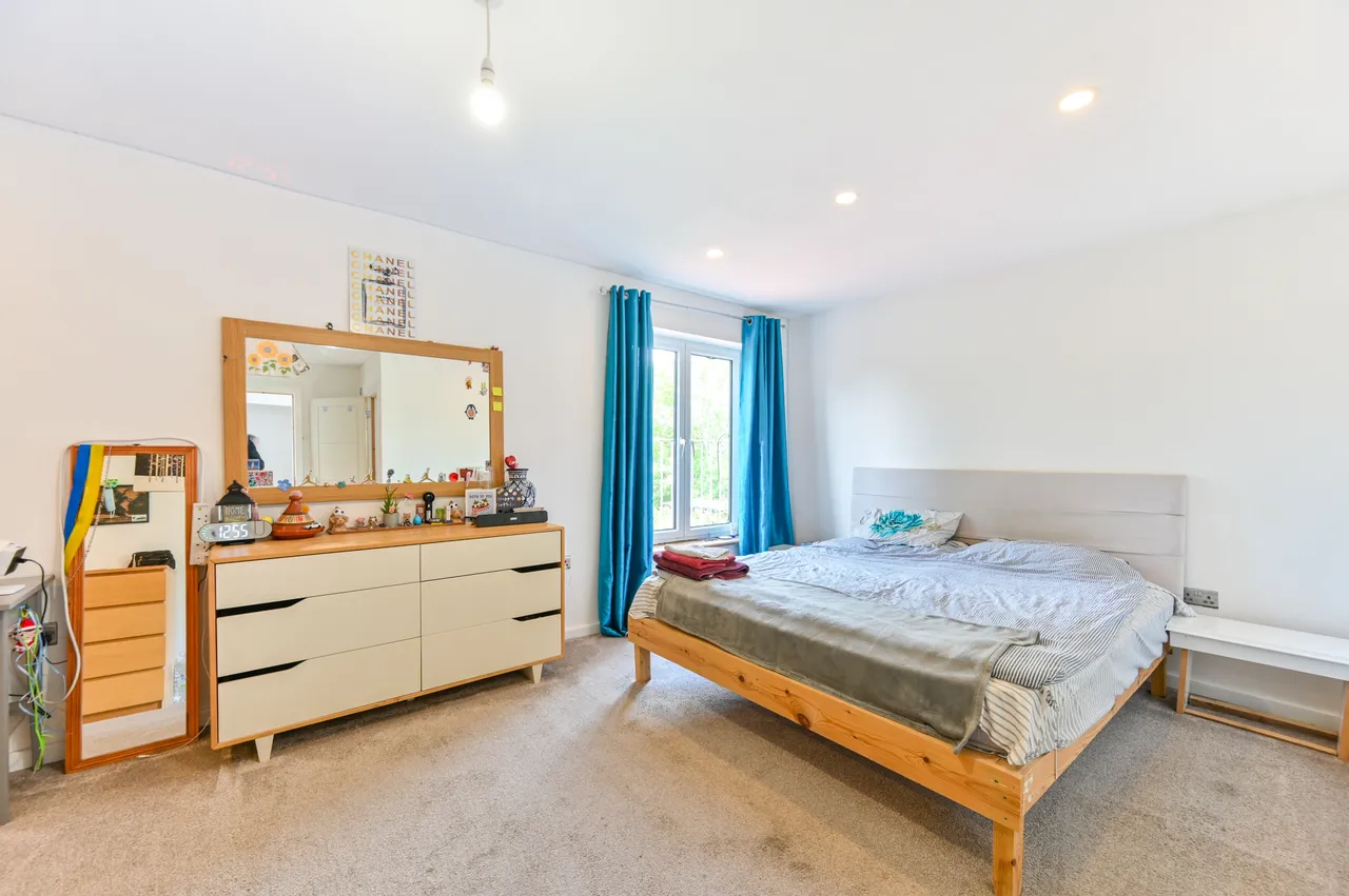 59 Beechcroft Gardens, Wembley, photo 4