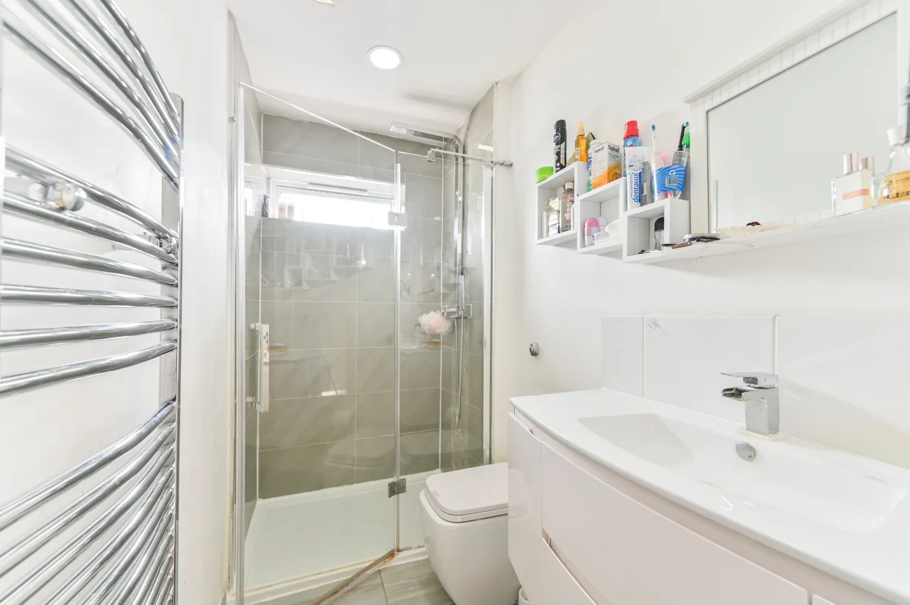 59 Beechcroft Gardens, Wembley, photo 6