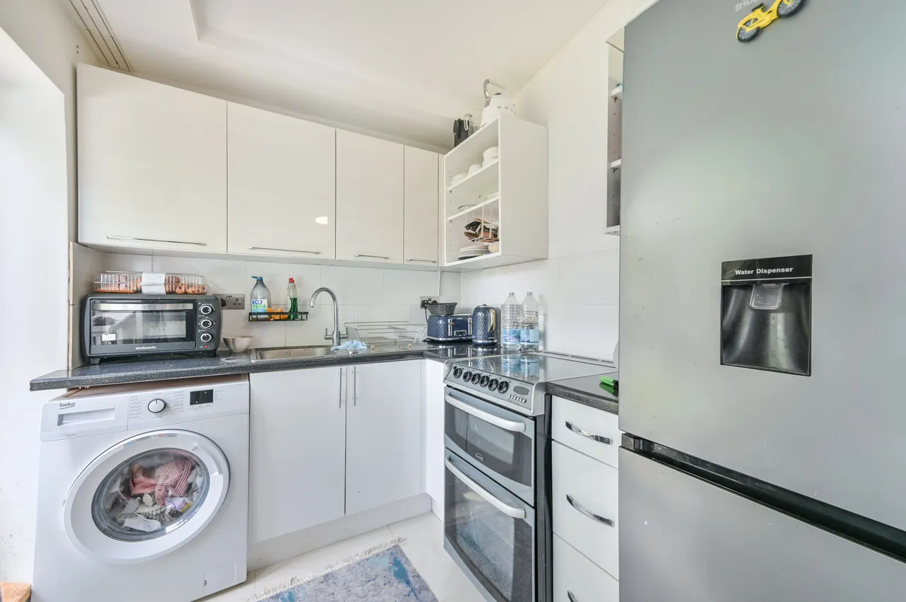 59 Beechcroft Gardens, Wembley, photo 9