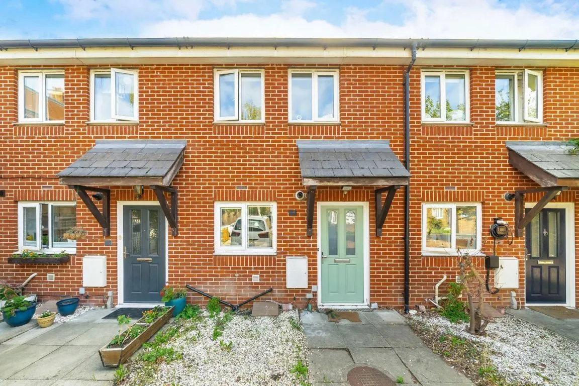3 bed house for sale, Garratt Lane, SW18