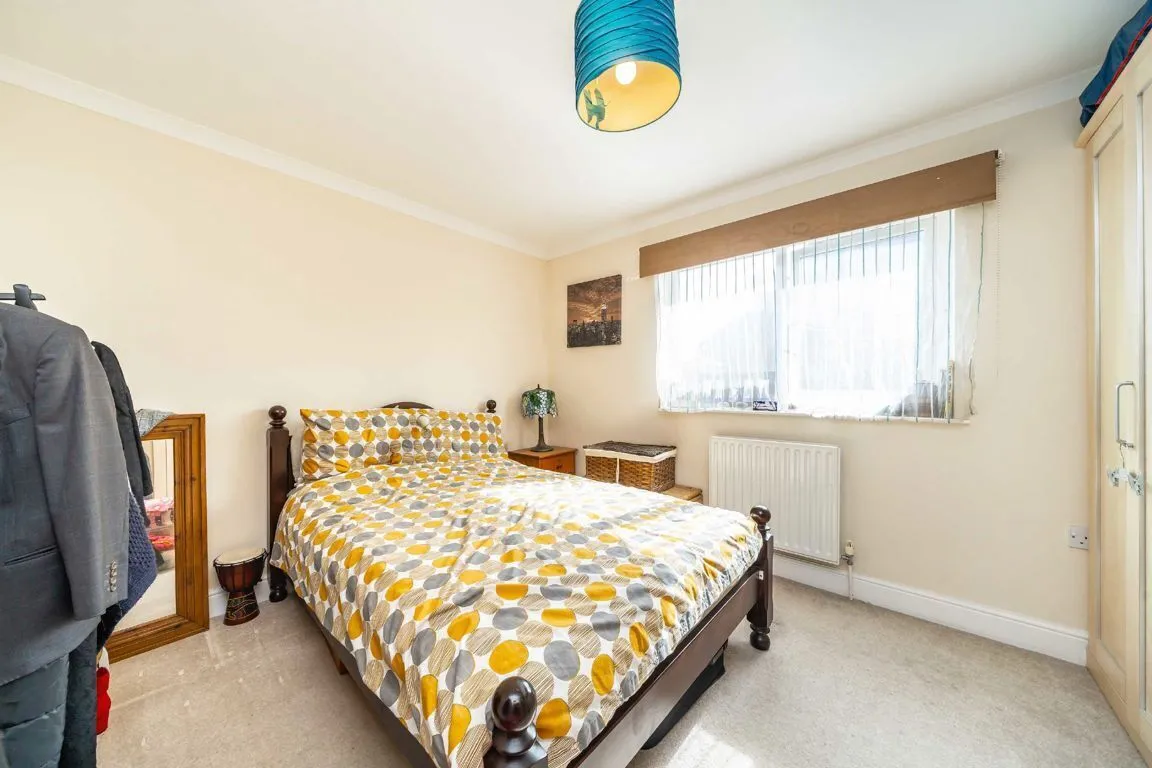 Garratt Lane, SW18, photo 6