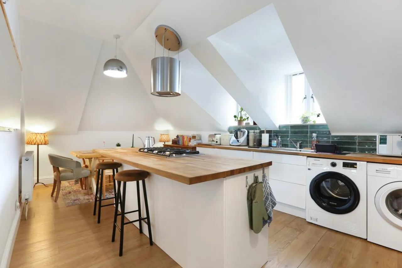 2 bed flat for sale — Denmark Hill, London, SE5