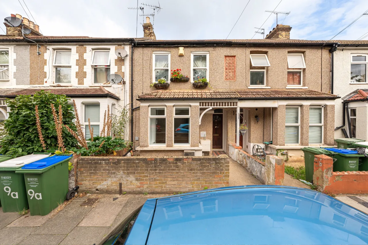 2 bed flat to rent — Athol Road, Erith, DA8 1PT