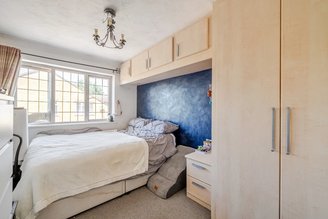 Danesfield Close, Walton-On-Thames, KT12, photo 7