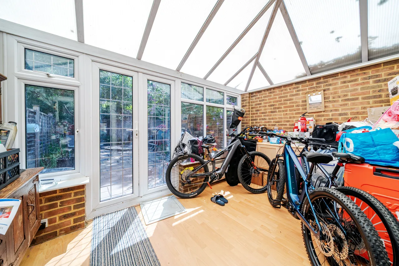 Danesfield Close, Walton-On-Thames, KT12, photo 5