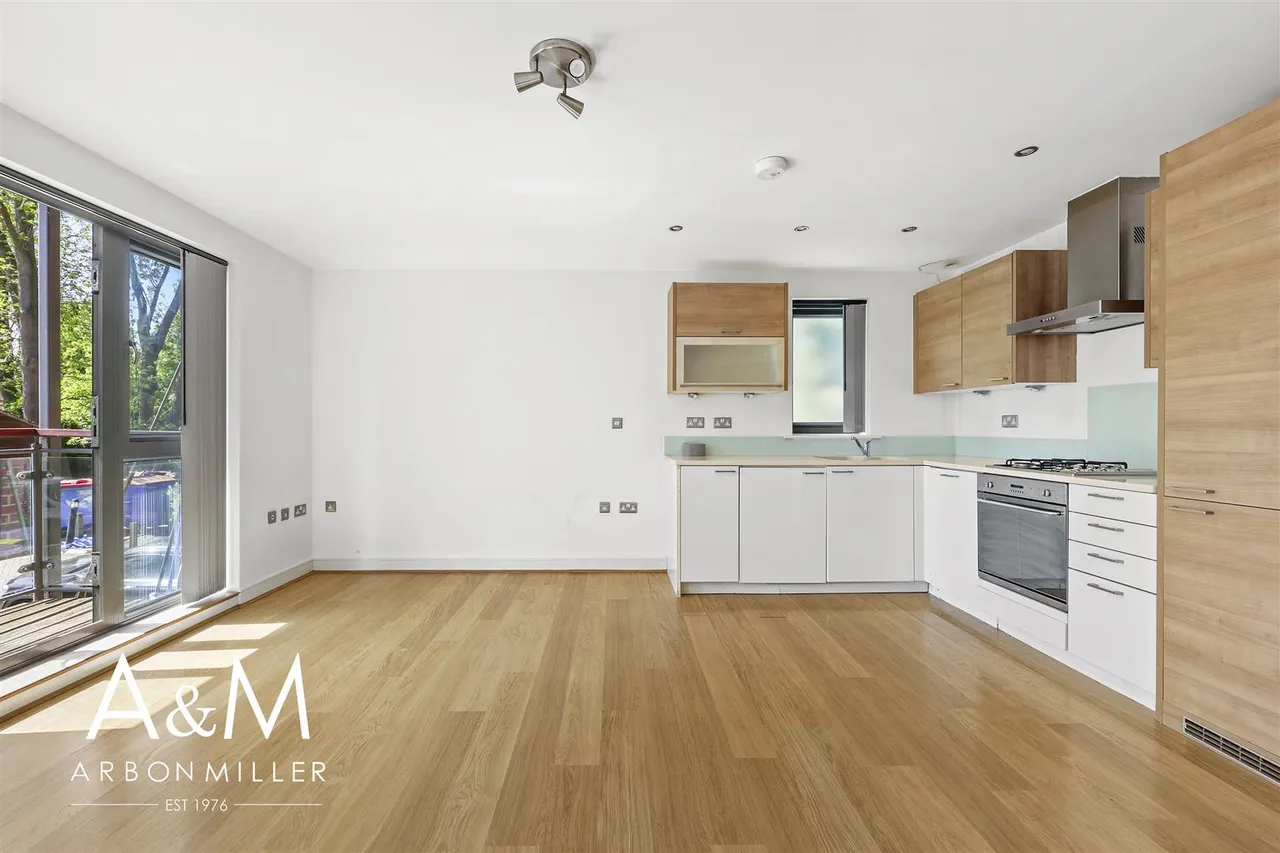 Buckhurst Way, Buckhurst Hill, Essex, IG96HD, photo 5