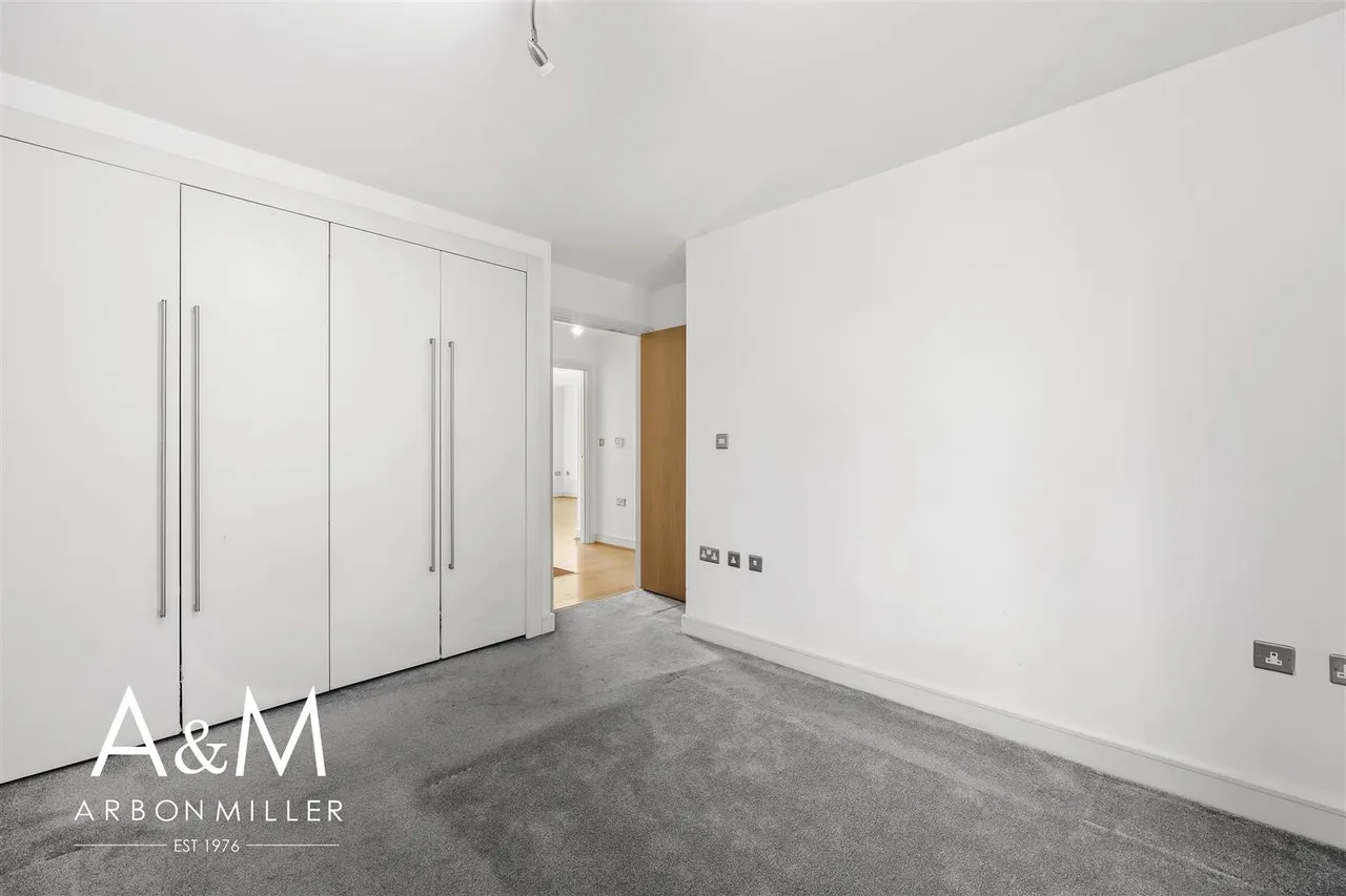 Buckhurst Way, Buckhurst Hill, Essex, IG96HD, photo 13