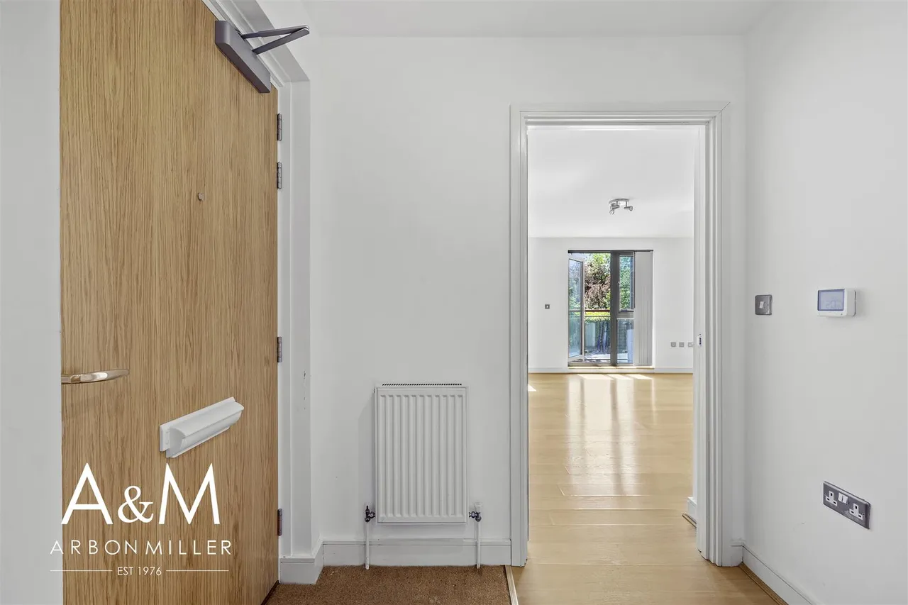 Buckhurst Way, Buckhurst Hill, Essex, IG96HD, photo 11
