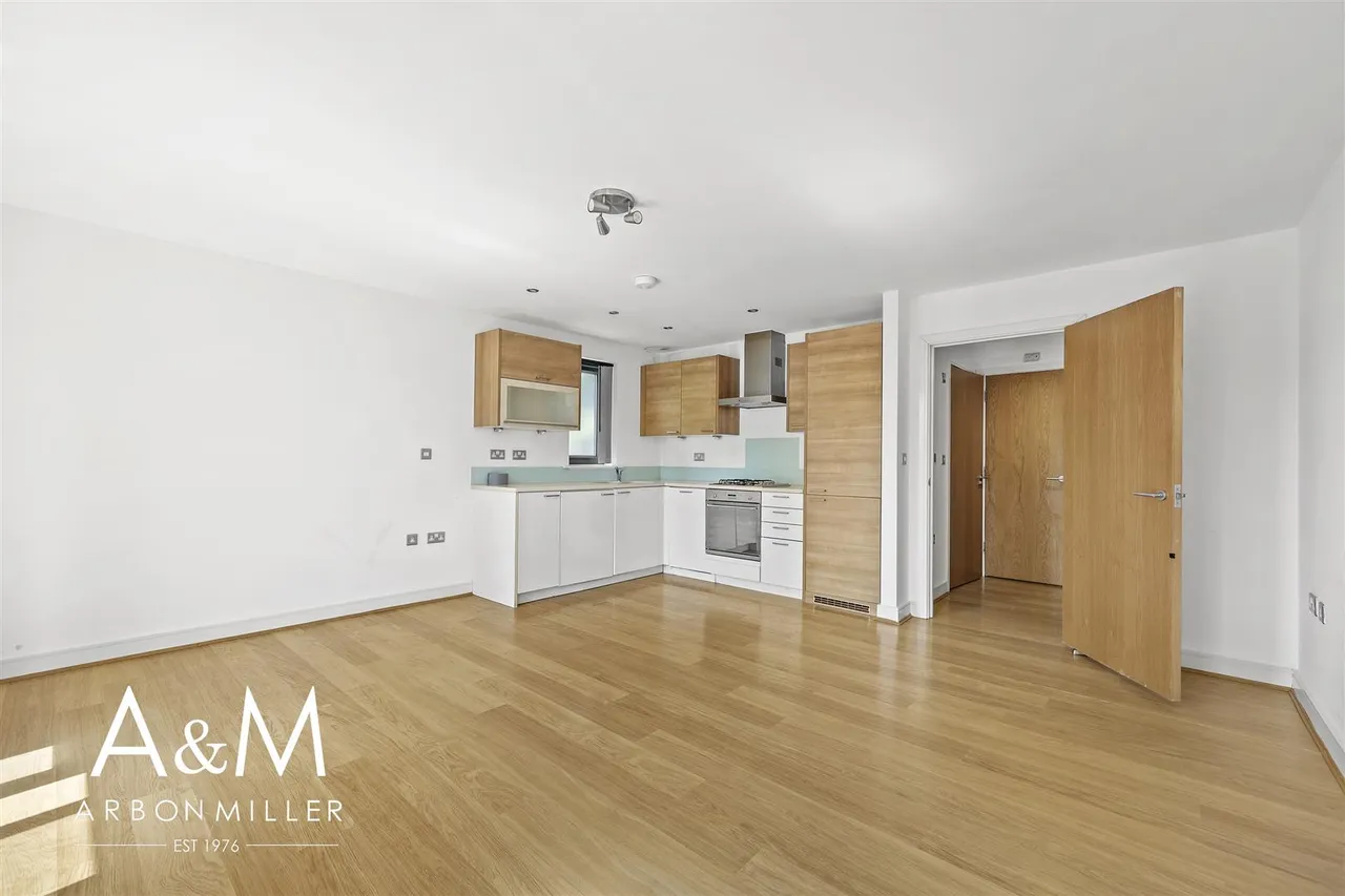 Buckhurst Way, Buckhurst Hill, Essex, IG96HD, photo 6