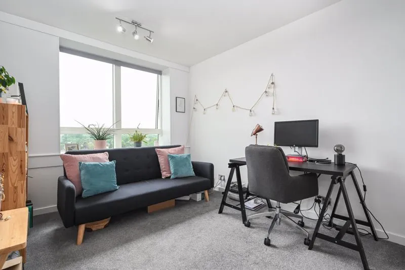 Wellington Close, Walton-On-Thames KT12 1BB, photo 7