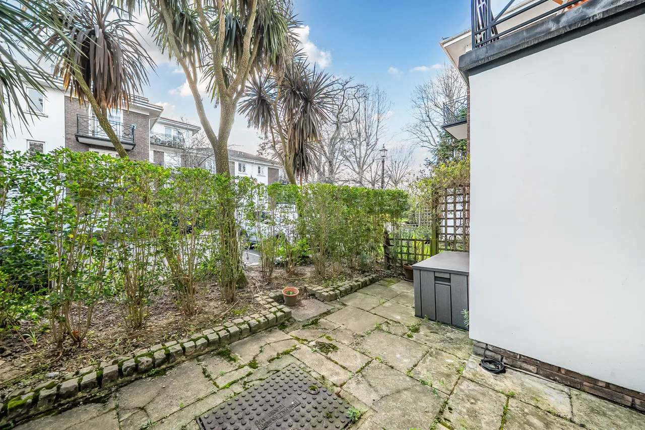 73 Brompton Park Crescent, London, photo 2