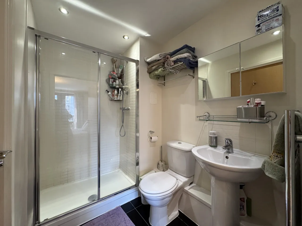 Nobel Close, Theodor Court, NW9, photo 10