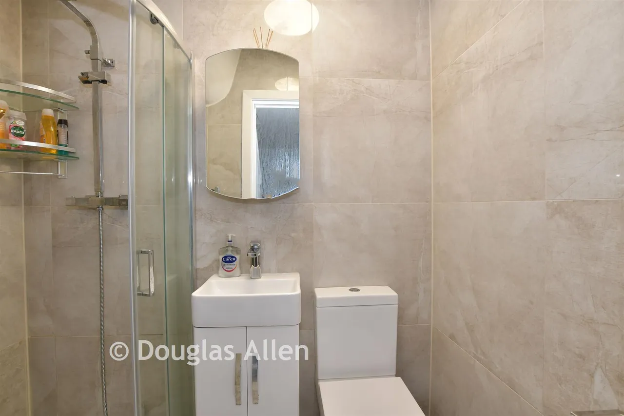 Chadwell Avenue, Romford, RM6, photo 17