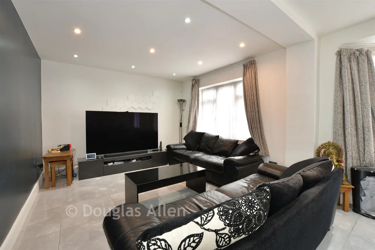Chadwell Avenue, Romford, RM6, photo 4