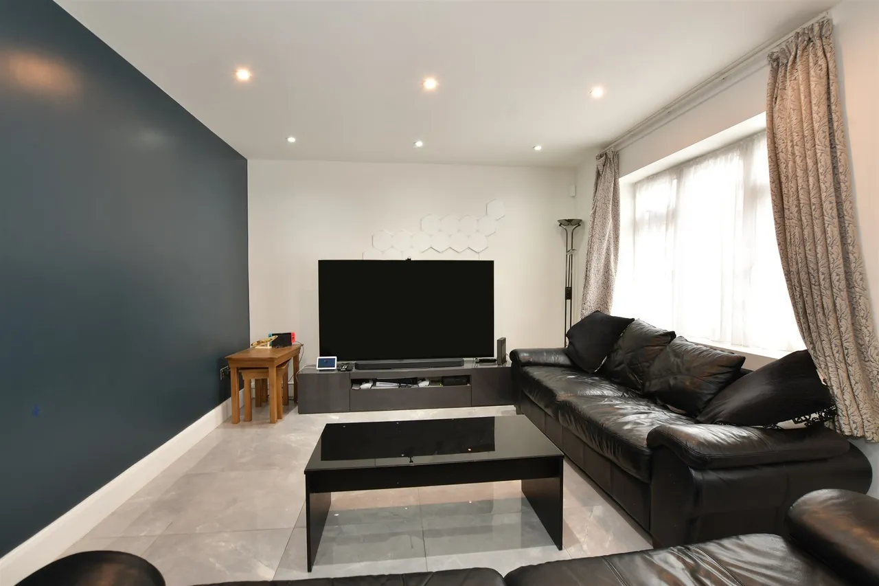 Chadwell Avenue, Romford, RM6, photo 5
