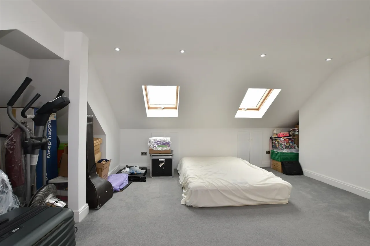 Chadwell Avenue, Romford, RM6, photo 10