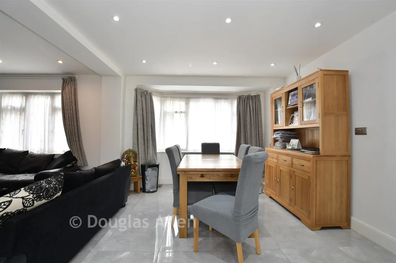 Chadwell Avenue, Romford, RM6, photo 3