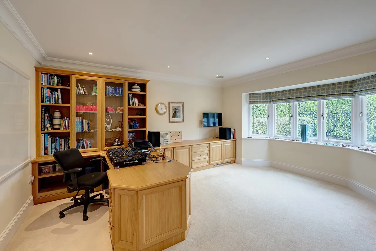 Sandelswood End, Beaconsfield, HP9, photo 8